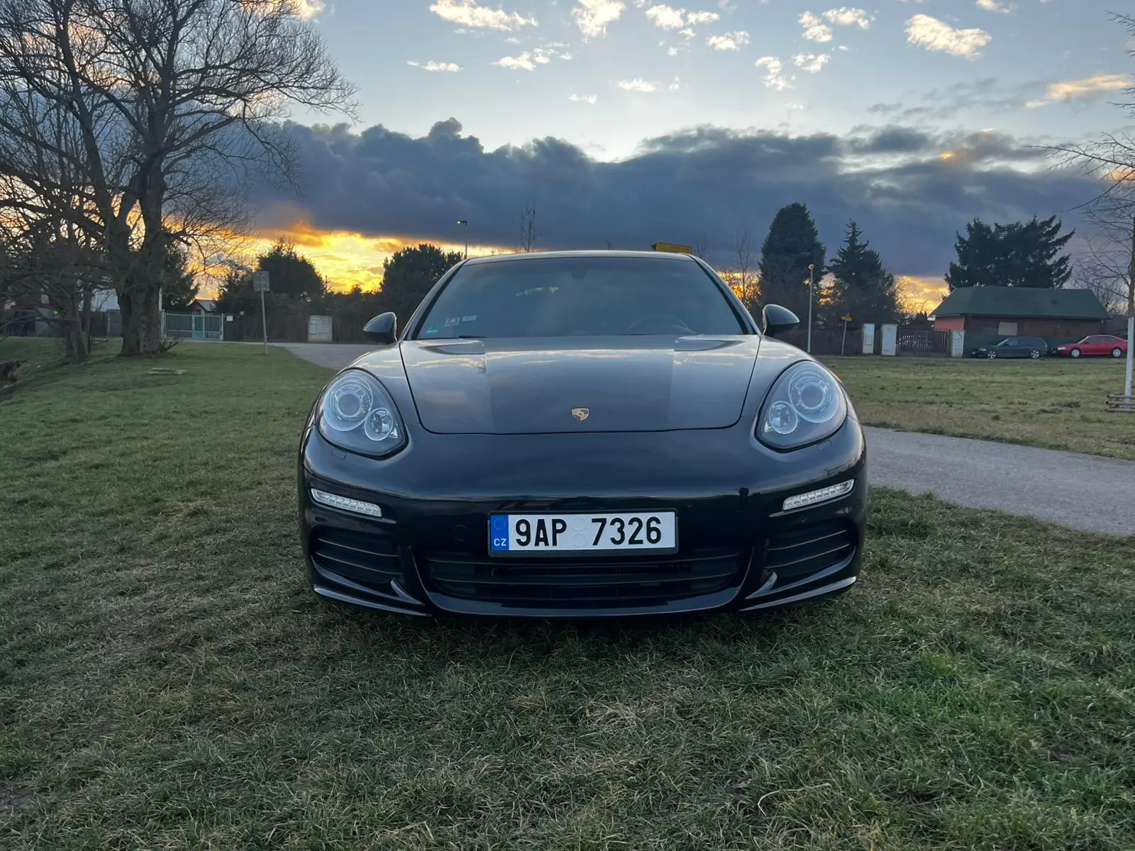 Porsche Ostatní Auto pro někoho, kdo chce Porsche, ale zároveň prostor, klid a sílu v rezervě. Panamera umí jet rychle, ale hlavně umí cestovat – a dělá to s přehledem 4