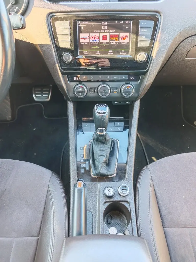 Škoda Octavia 2.0 TDI, 135kW 4x4 DSG L&K NEZÁV.TOPENÍ 7