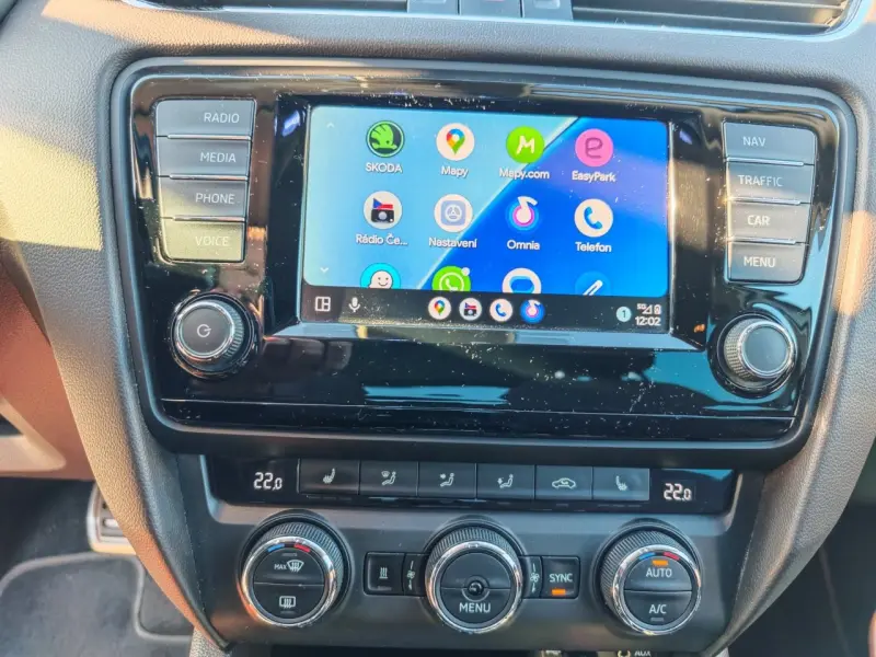 Škoda Octavia 2.0 TDI, 135kW 4x4 DSG L&K NEZÁV.TOPENÍ 9