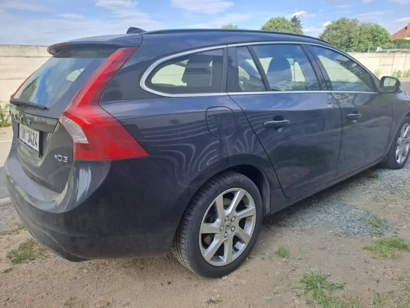Volvo V60  3