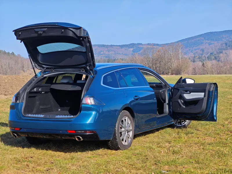 Peugeot 508 Hybrid SW 225 NOVÁ BATERIE 165kw 120tis 5