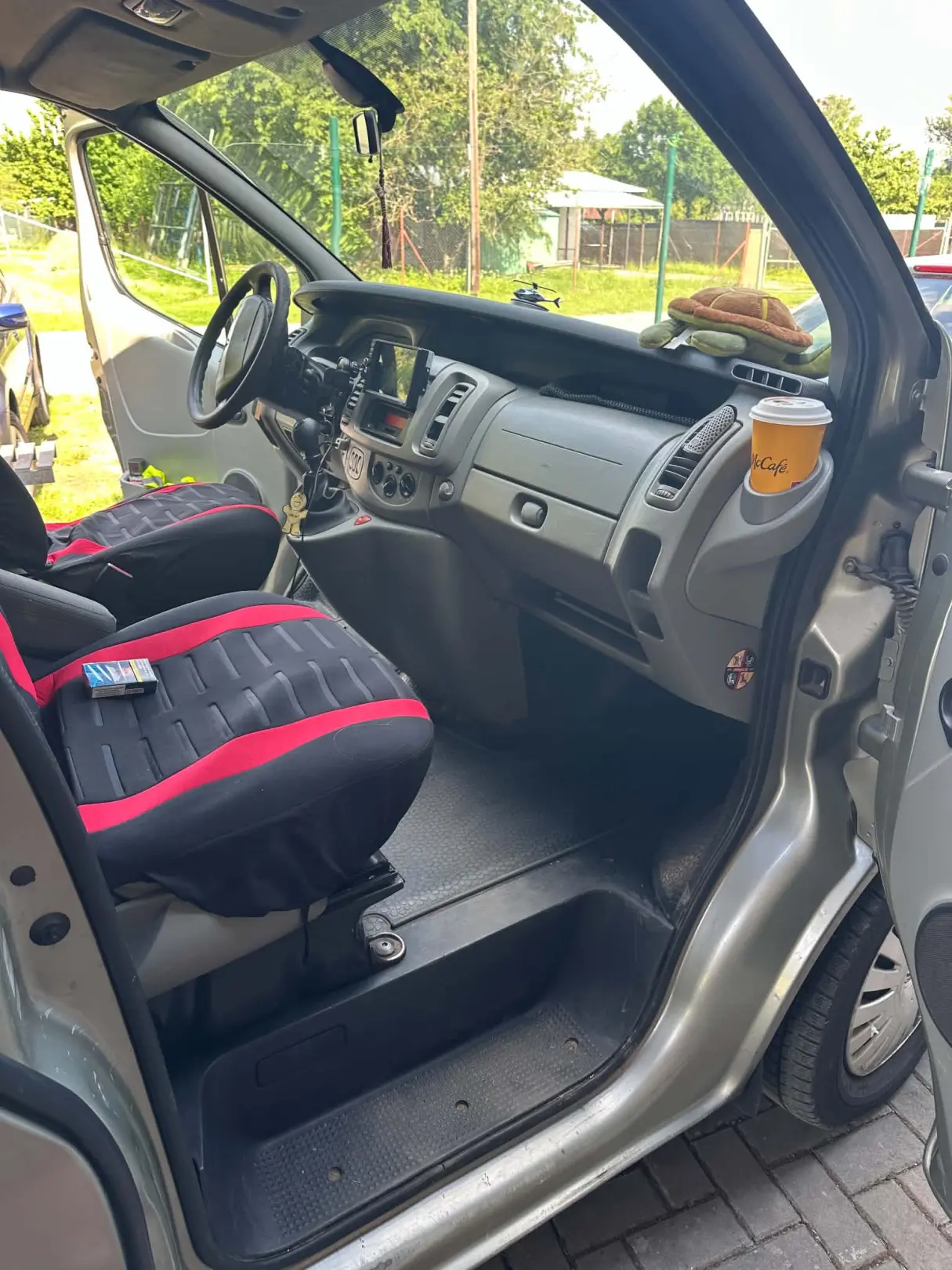 Renault Trafic  6