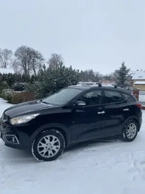 Hyundai ix35 ČR, 1.maj., 1řidič, zimní+letní pneu, tažné, střešní příčníky, automat. klima, tempomat, el.okna...