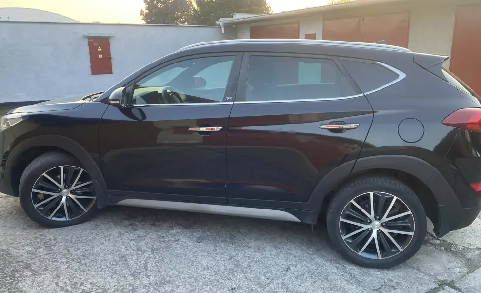 Hyundai Tucson  0