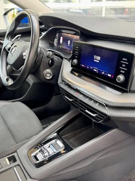 Škoda Octavia 4 2.0TDI DSG 8/2021 167 000km nehavarovaná 9