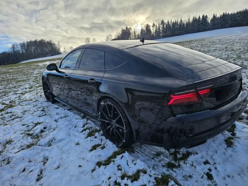 Audi A7  1