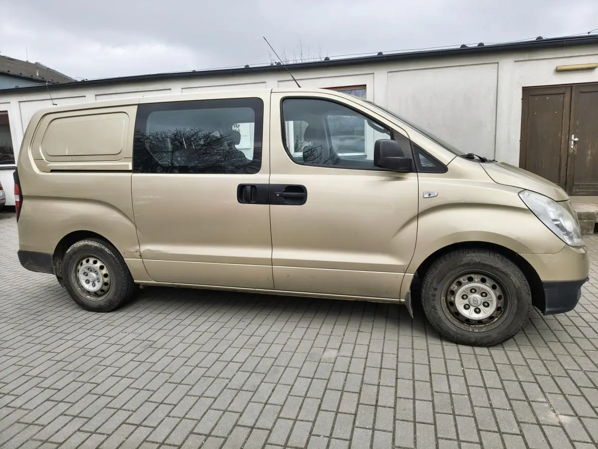 Hyundai H 1  Hundai H1 R.V.:2010 4